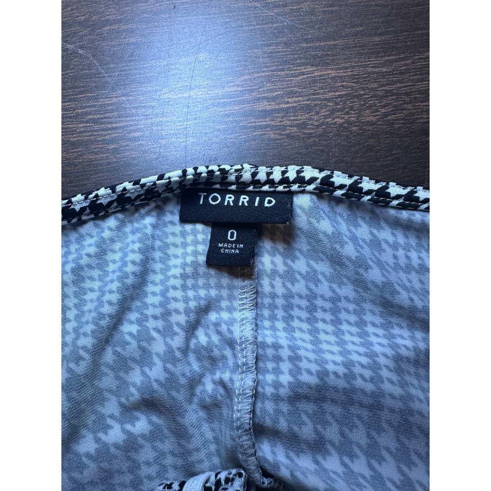Torrid Plus Size Black White Plaid Fit Flare Dress V Neck Short Sleeve - Picture 7 of 10